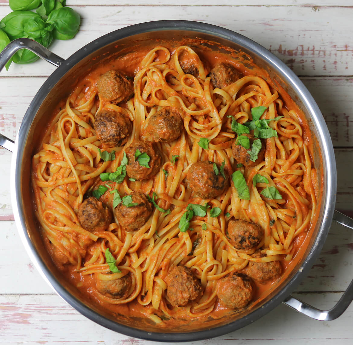 Pasta mit Hackbällchen