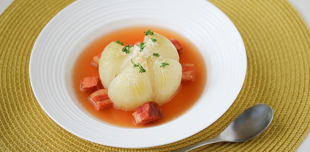 ベジブロスで作る丸ごと玉ねぎスープ