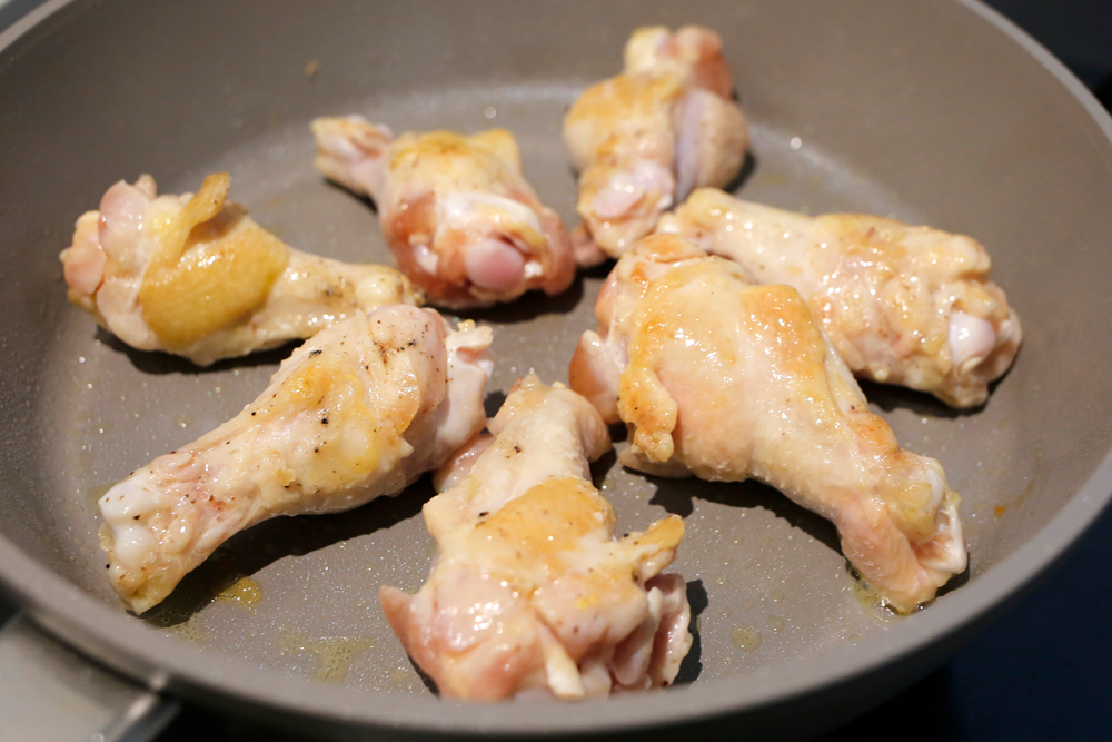骨付きチキンのホワイトシチュー手順