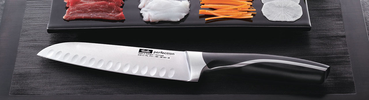 https://www.fissler.com/us/en/journal/tips-tricks/a-good-knife/_jcr_content/root/container/image.coreimg.jpeg/1673387393095/slider-messer-1470px-neu.jpeg